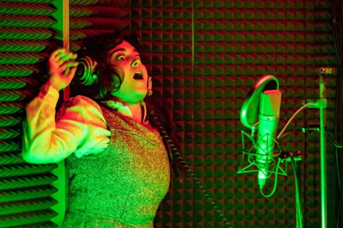 Beatrice-Scirocchi-Carla-in-Berberian-Sound-Studio-at-the-Donmar-directed-by-Tom-Scutt-designed-by-Tom-Scutt-and-Anna-Yates.-Photo-Marc-Brenner-1304 20.26.03